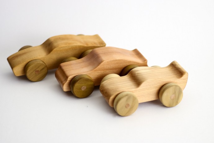 autitos-de-juguetes-clasicos-de-madera-nativa-eco-deco-retro-para-ninos-y-grandes-patagonia-chilena-envios-a-todo-chile-big-4